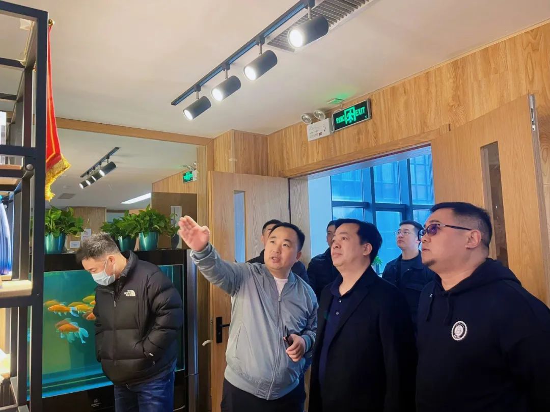 郑州市体育局、郑东新区教文体局领导莅临AG旗舰厅体育调研指导